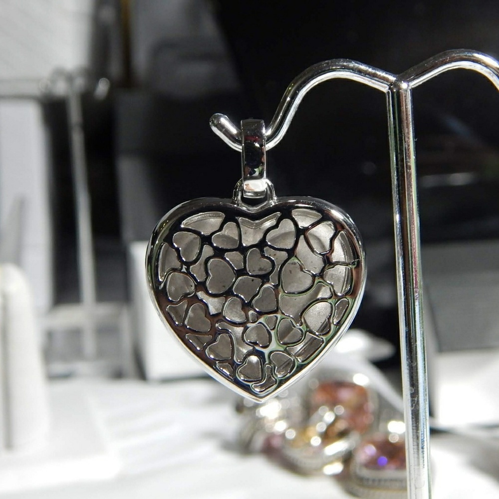Crystal Blue💙 Hearts Pendant by Zales💙 - Picture 4 of 8